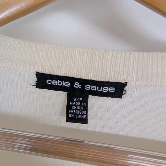 CABLE AND GAUGE IVORY CARDIGAN SIZE SMALL - Picture 3 of 5